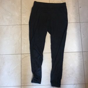 Heather grey legging with fun ankle detail